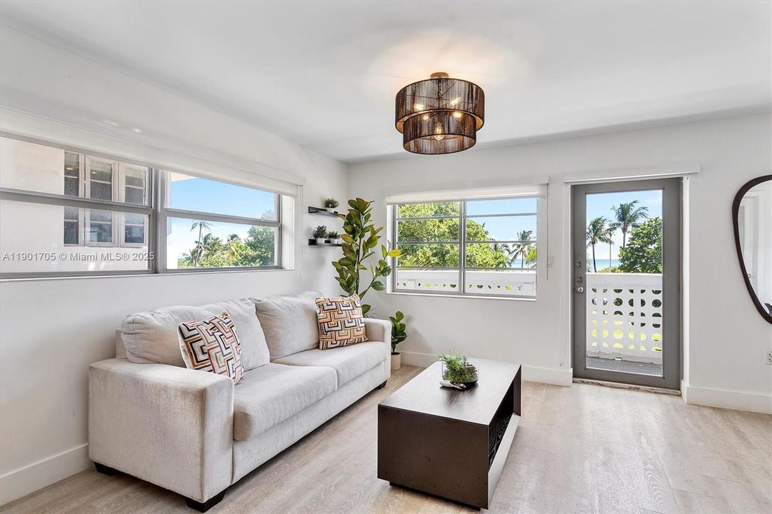 For Sale: $550,000 (0 beds, 1 baths, 594 Square Feet)