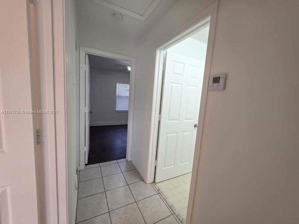 Active With Contract: $2,500 (3 beds, 2 baths, 1187 Square Feet)