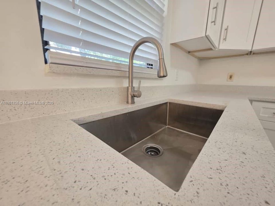 Active With Contract: $2,500 (3 beds, 2 baths, 1187 Square Feet)