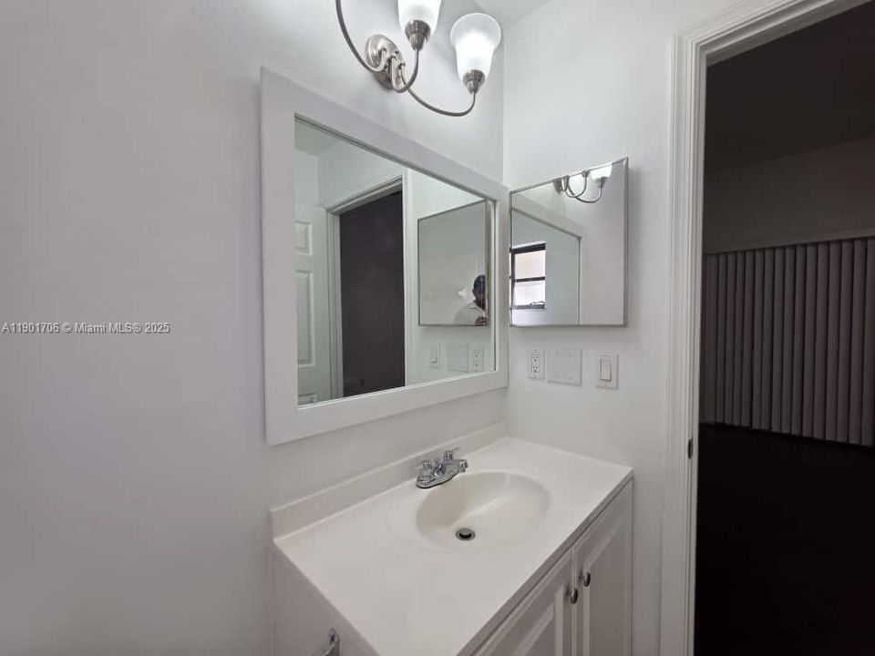 Active With Contract: $2,500 (3 beds, 2 baths, 1187 Square Feet)