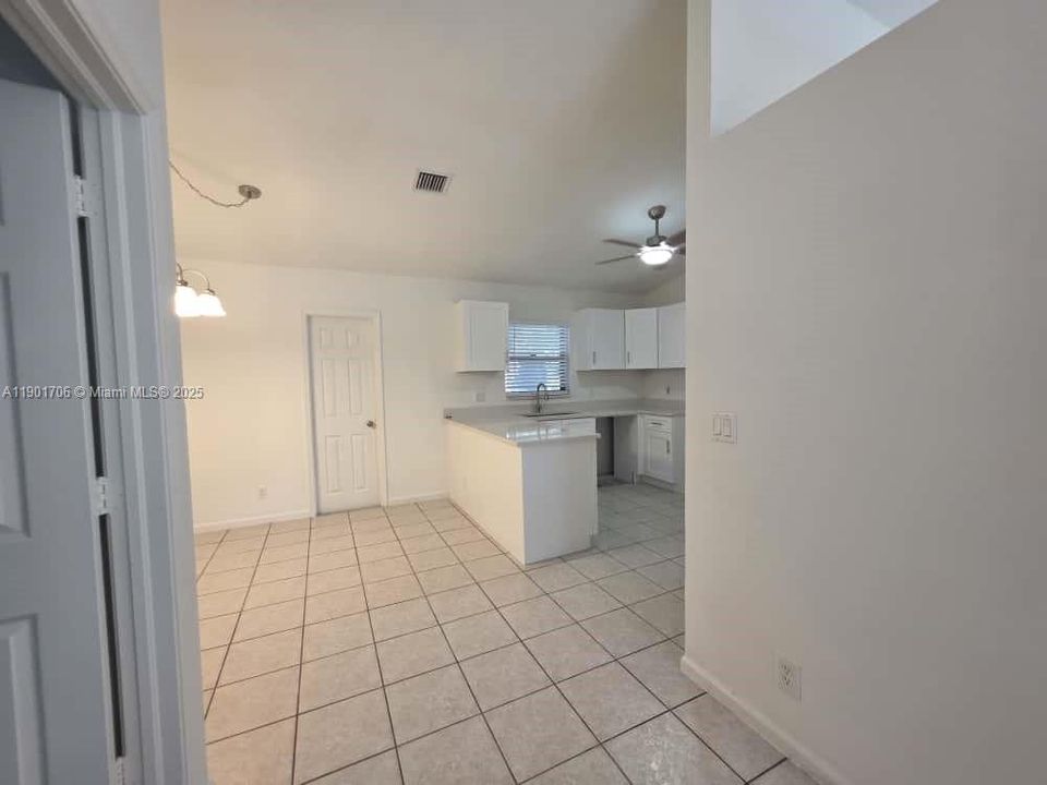 Active With Contract: $2,500 (3 beds, 2 baths, 1187 Square Feet)