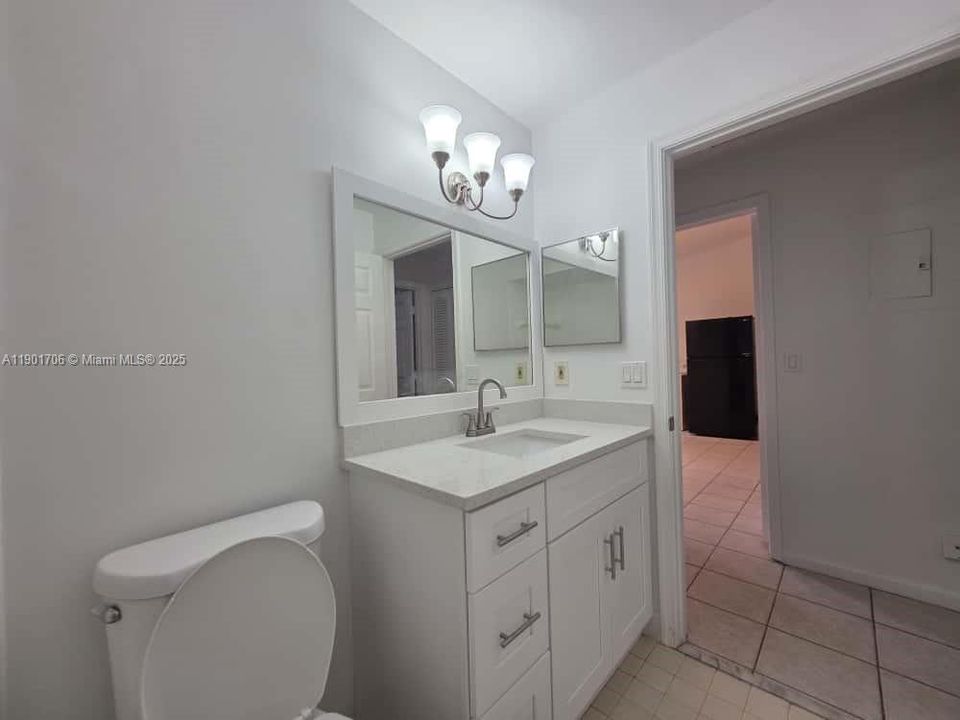 Active With Contract: $2,500 (3 beds, 2 baths, 1187 Square Feet)