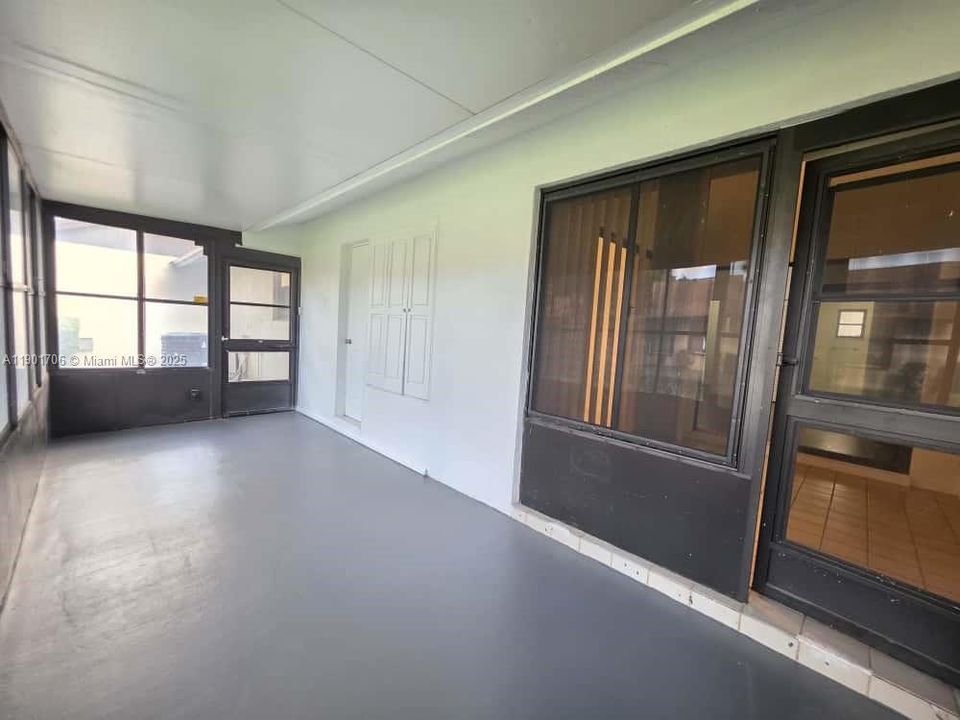 Active With Contract: $2,500 (3 beds, 2 baths, 1187 Square Feet)