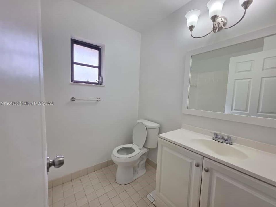Active With Contract: $2,500 (3 beds, 2 baths, 1187 Square Feet)