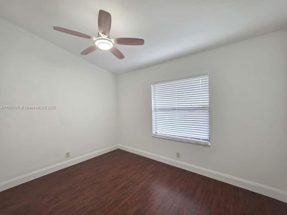 Active With Contract: $2,500 (3 beds, 2 baths, 1187 Square Feet)