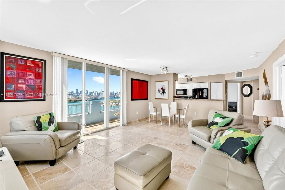 待售: $1,350,000 (2 贝兹, 2 浴室, 1130 平方英尺)