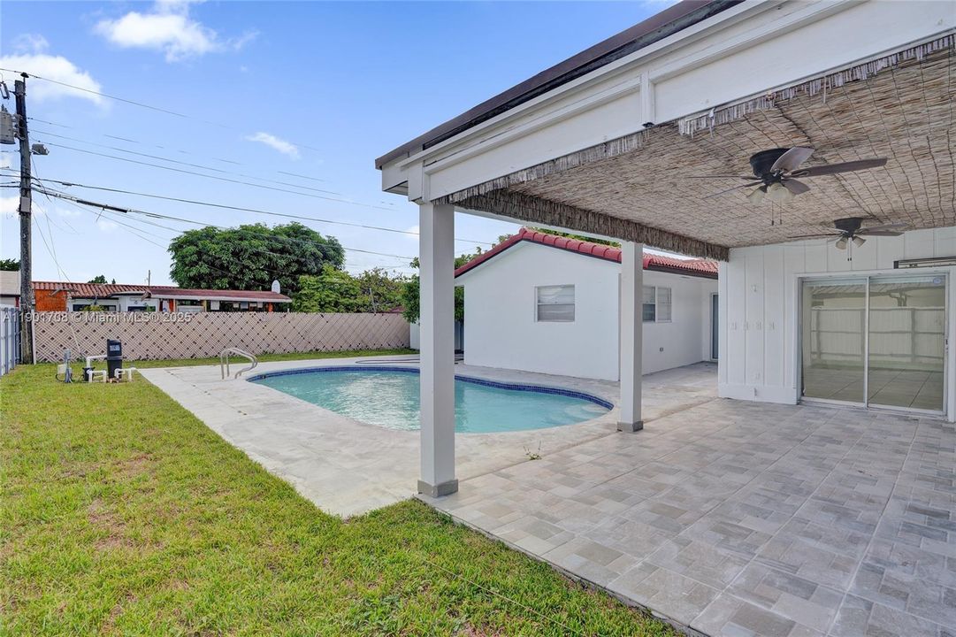 For Rent: $3,899 (3 beds, 2 baths, 1700 Square Feet)