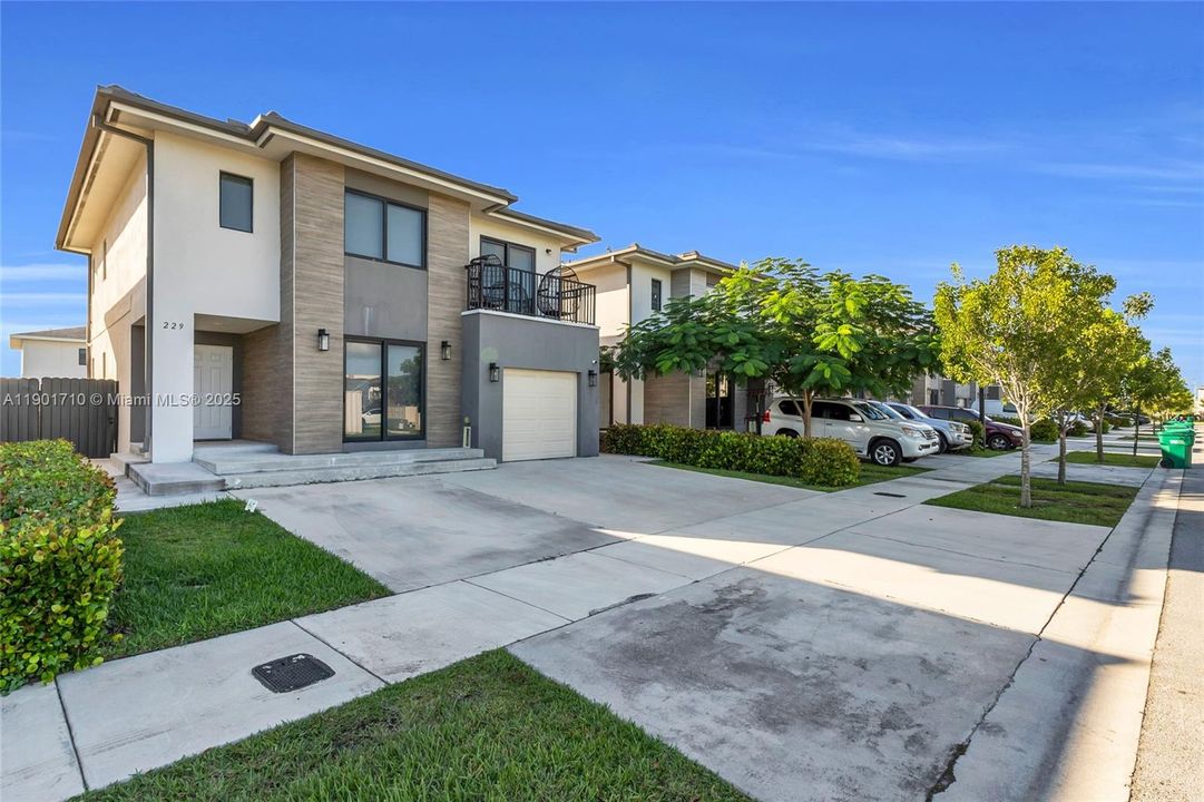 En Venta: $510,000 (5 camas, 4 baños, 1902 Pies cuadrados)