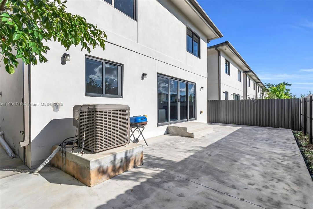 En Venta: $510,000 (5 camas, 4 baños, 1902 Pies cuadrados)