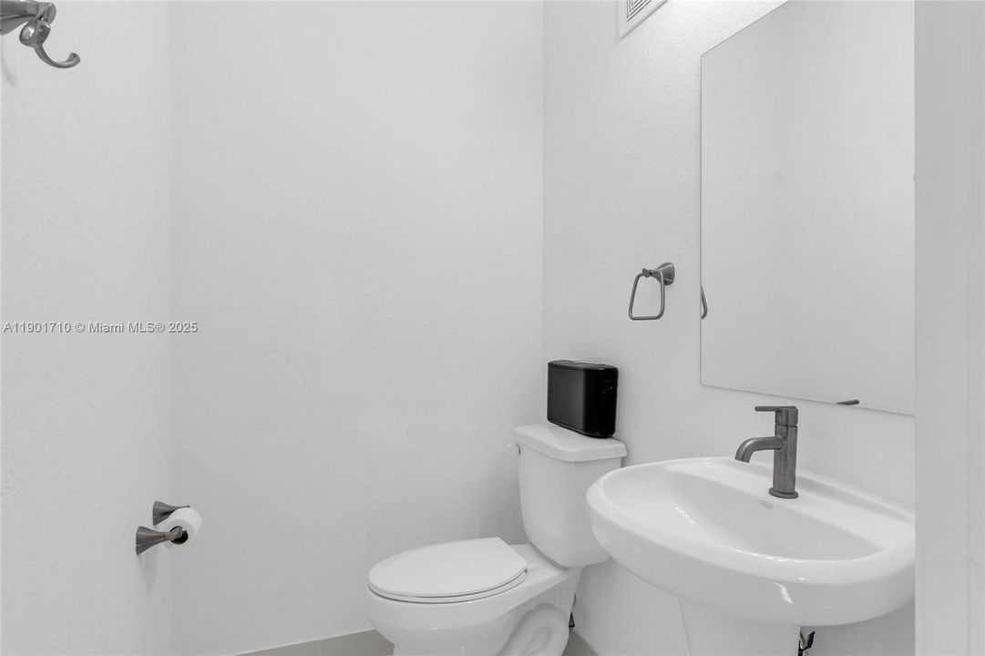 En Venta: $510,000 (5 camas, 4 baños, 1902 Pies cuadrados)