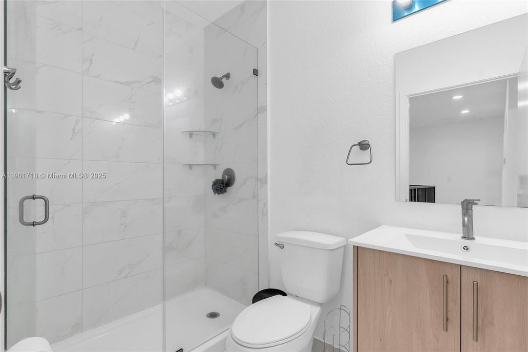 En Venta: $510,000 (5 camas, 4 baños, 1902 Pies cuadrados)