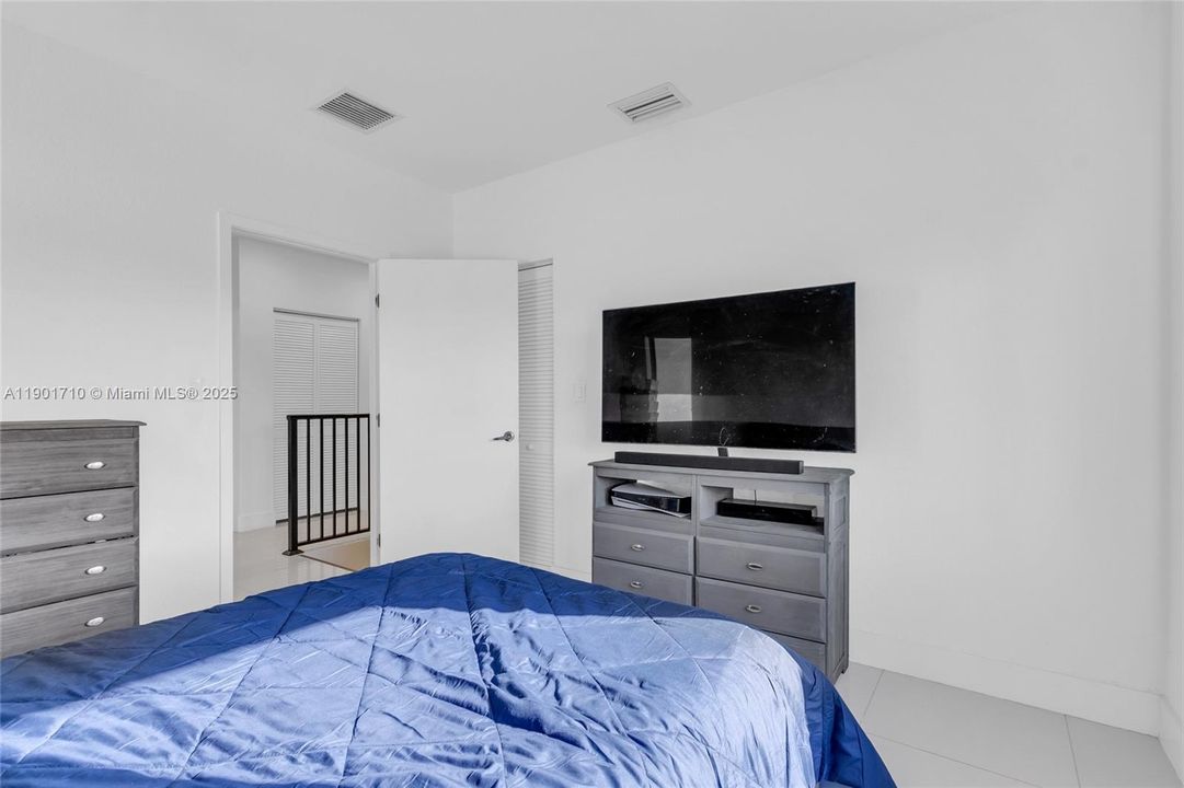 En Venta: $510,000 (5 camas, 4 baños, 1902 Pies cuadrados)