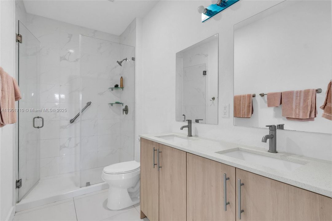 En Venta: $510,000 (5 camas, 4 baños, 1902 Pies cuadrados)