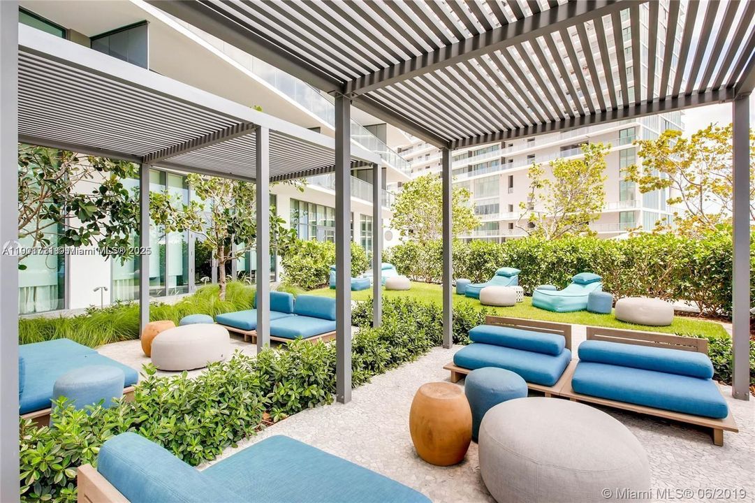 Recently Rented: $6,200 (2 beds, 3 baths, 1151 Square Feet)