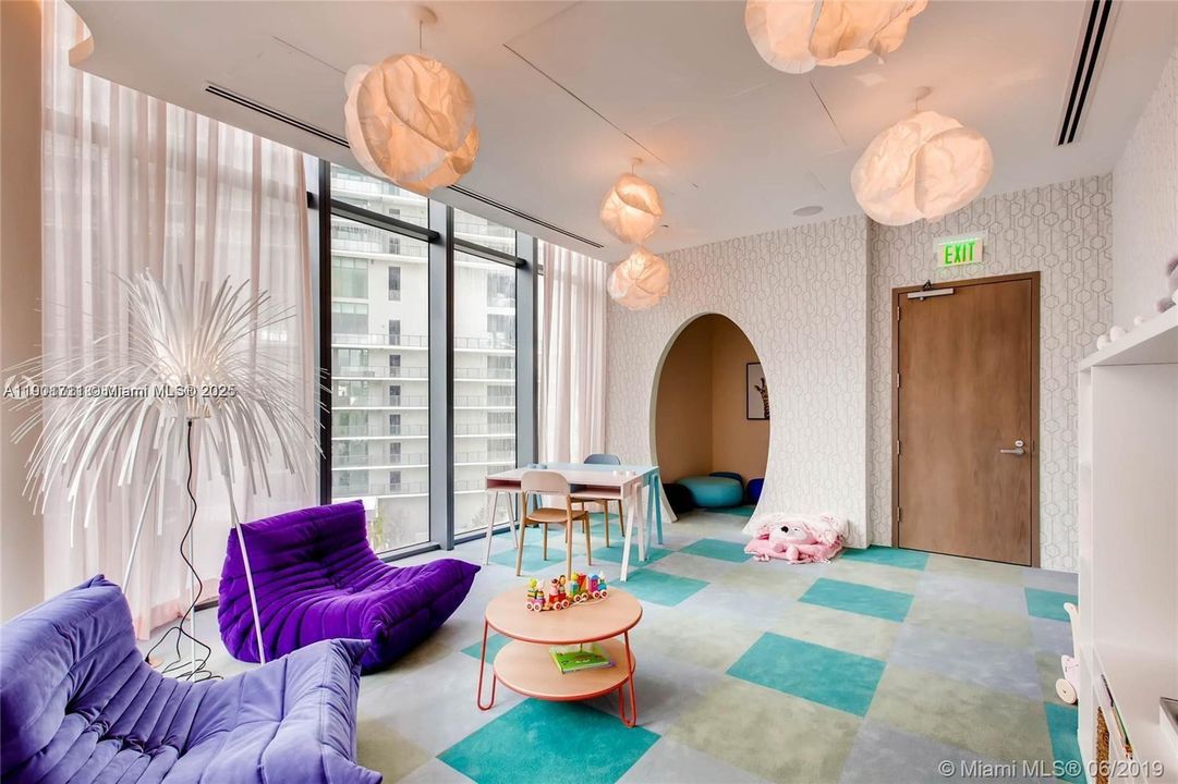 Recently Rented: $6,200 (2 beds, 3 baths, 1151 Square Feet)