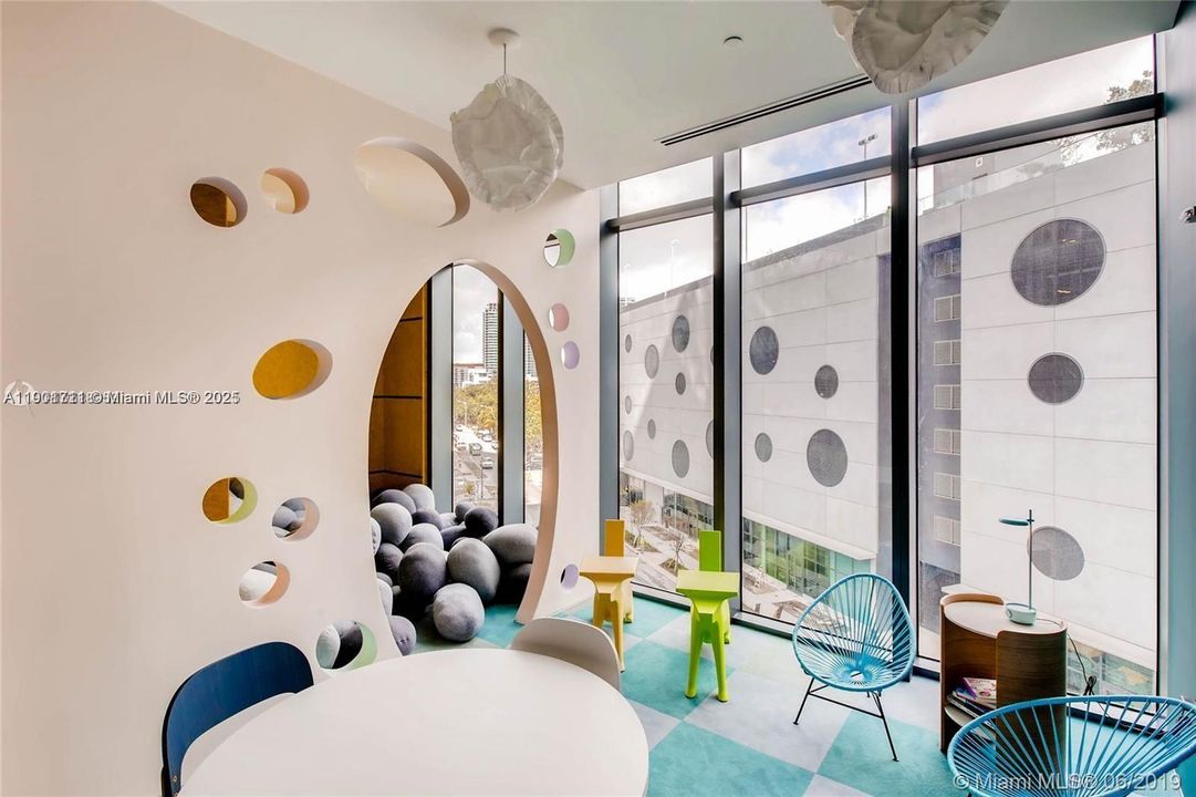 Recently Rented: $6,200 (2 beds, 3 baths, 1151 Square Feet)