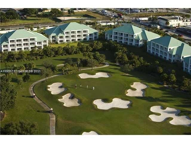 For Sale: $135,000 (1 beds, 1 baths, 705 Square Feet)