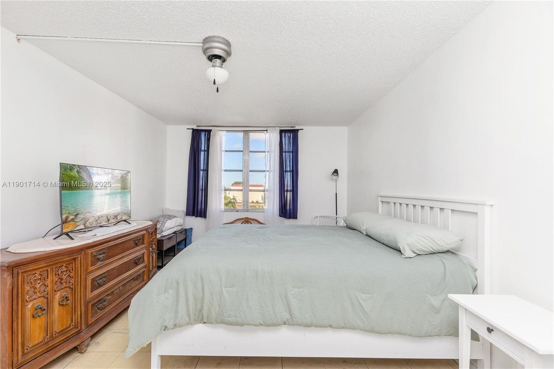 For Sale: $117,921 (1 beds, 1 baths, 800 Square Feet)