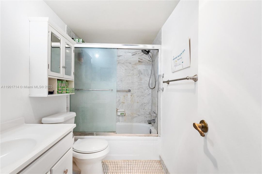 For Sale: $117,921 (1 beds, 1 baths, 800 Square Feet)