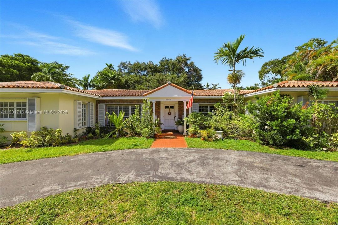 For Rent: $3,500 (2 beds, 2 baths, 3129 Square Feet)