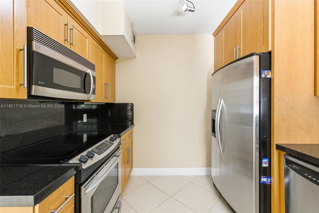 For Rent: $3,500 (2 beds, 2 baths, 3129 Square Feet)