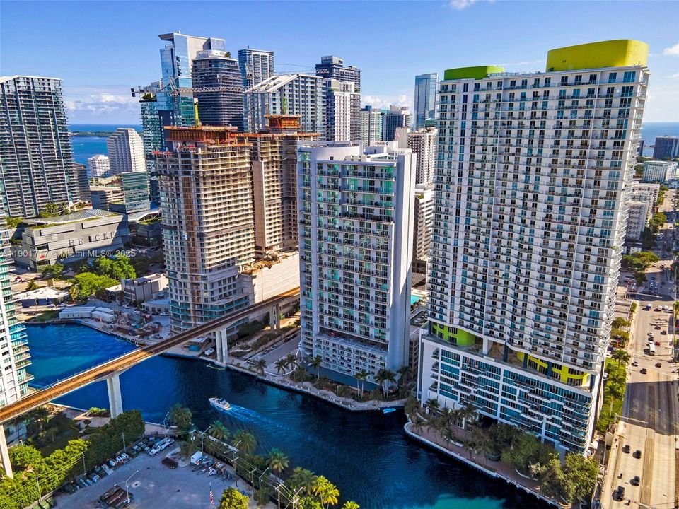 待售: $349,999 (0 贝兹, 1 浴室, 638 平方英尺)