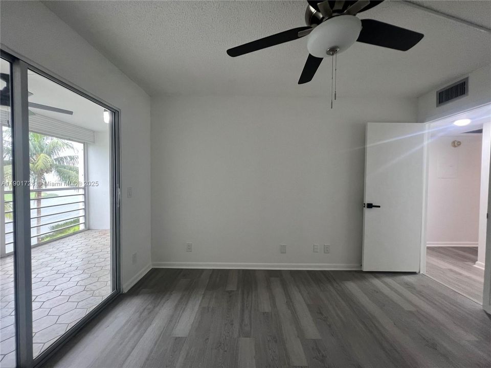 En Venta: $249,000 (2 camas, 2 baños, 1008 Pies cuadrados)