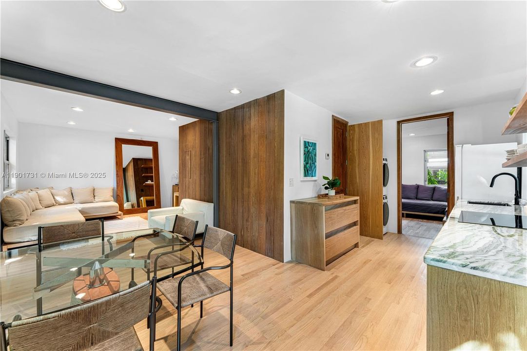 For Rent: $8,000 (2 beds, 2 baths, 922 Square Feet)