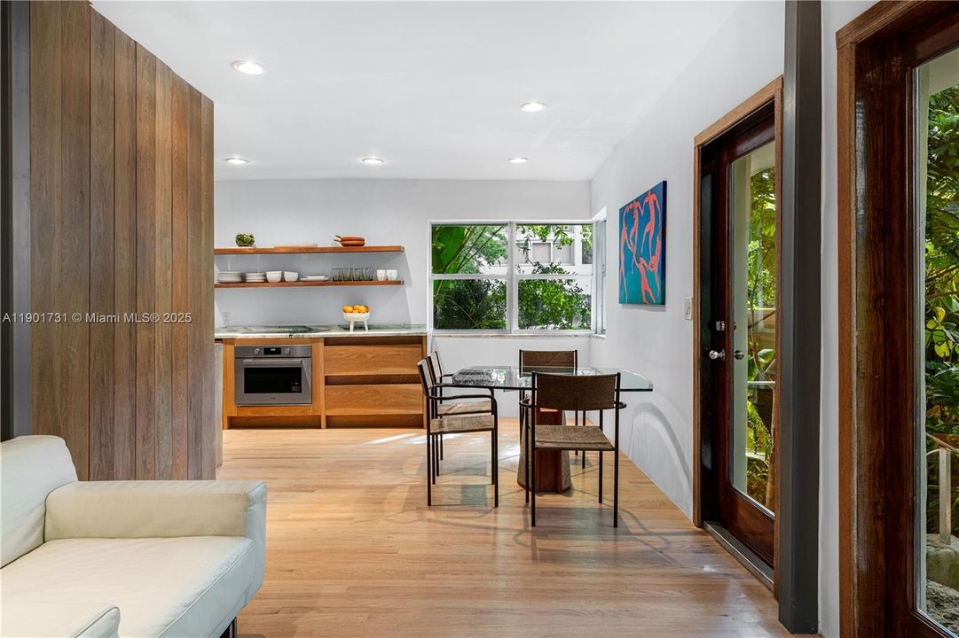 For Rent: $8,000 (2 beds, 2 baths, 922 Square Feet)