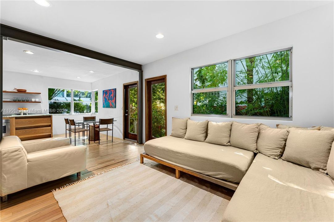 For Rent: $8,000 (2 beds, 2 baths, 922 Square Feet)