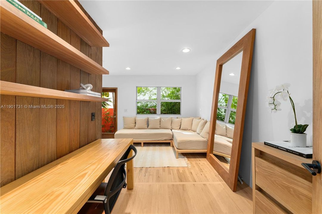 For Rent: $8,000 (2 beds, 2 baths, 922 Square Feet)