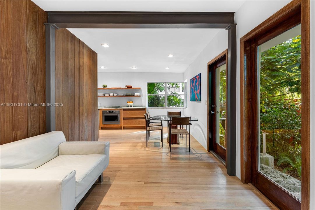 For Rent: $8,000 (2 beds, 2 baths, 922 Square Feet)