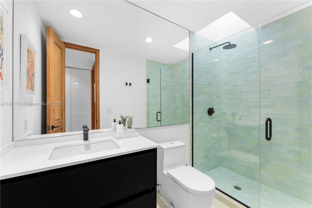 For Rent: $8,000 (2 beds, 2 baths, 922 Square Feet)