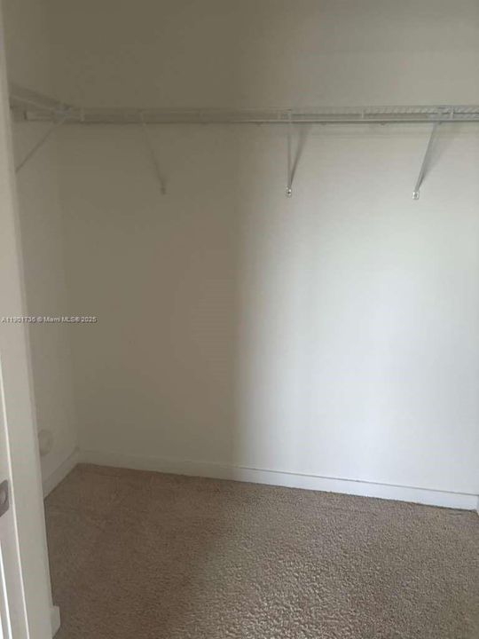 Recientemente alquilado: $2,450 (3 camas, 3 baños, 1272 Pies cuadrados)