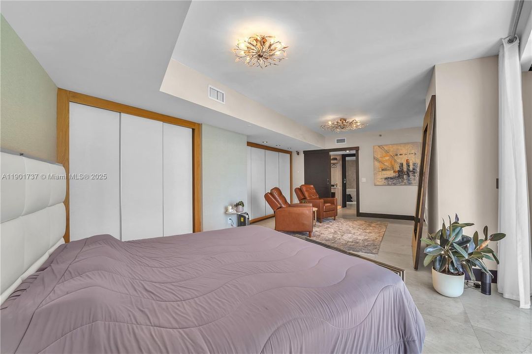 For Rent: $9,500 (3 beds, 2 baths, 1977 Square Feet)