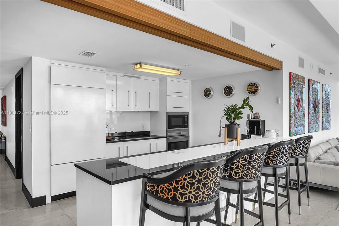 For Rent: $9,500 (3 beds, 2 baths, 1977 Square Feet)