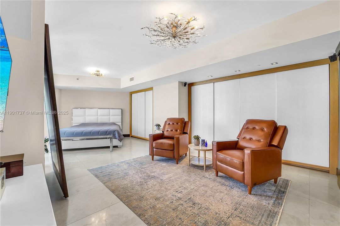 For Rent: $9,500 (3 beds, 2 baths, 1977 Square Feet)