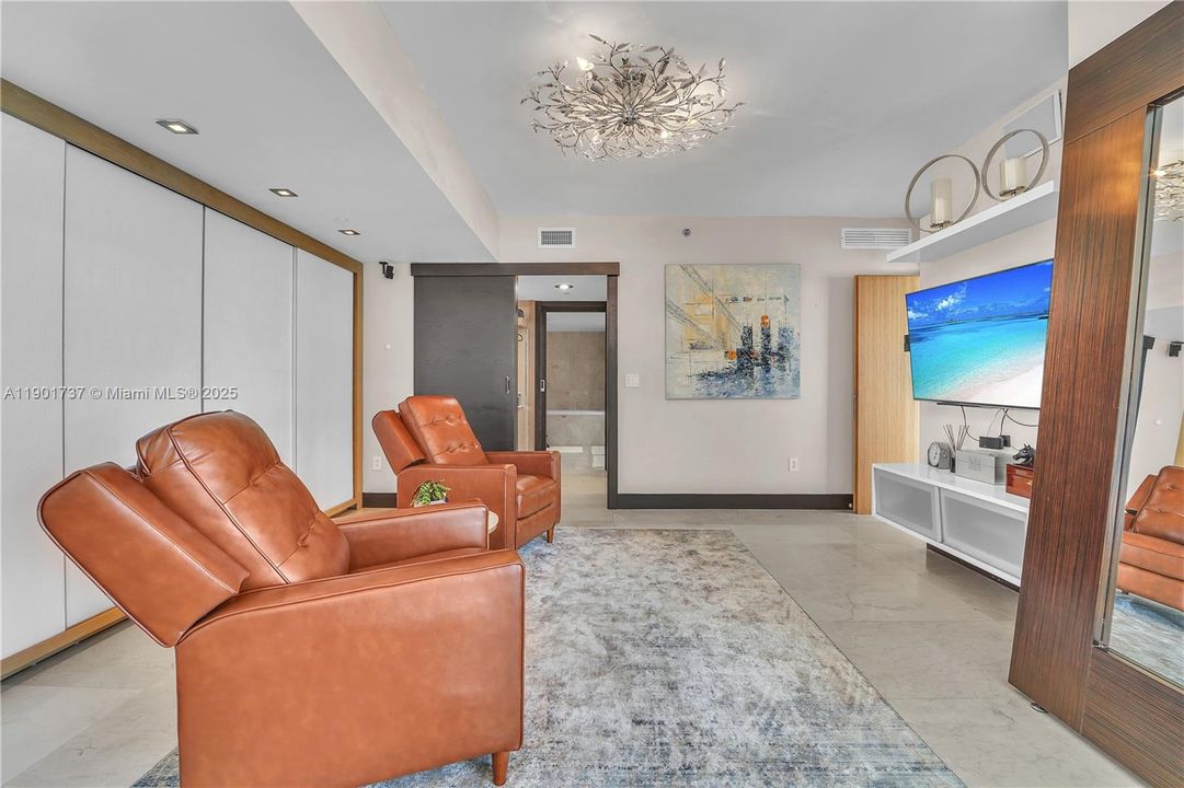 For Rent: $9,500 (3 beds, 2 baths, 1977 Square Feet)