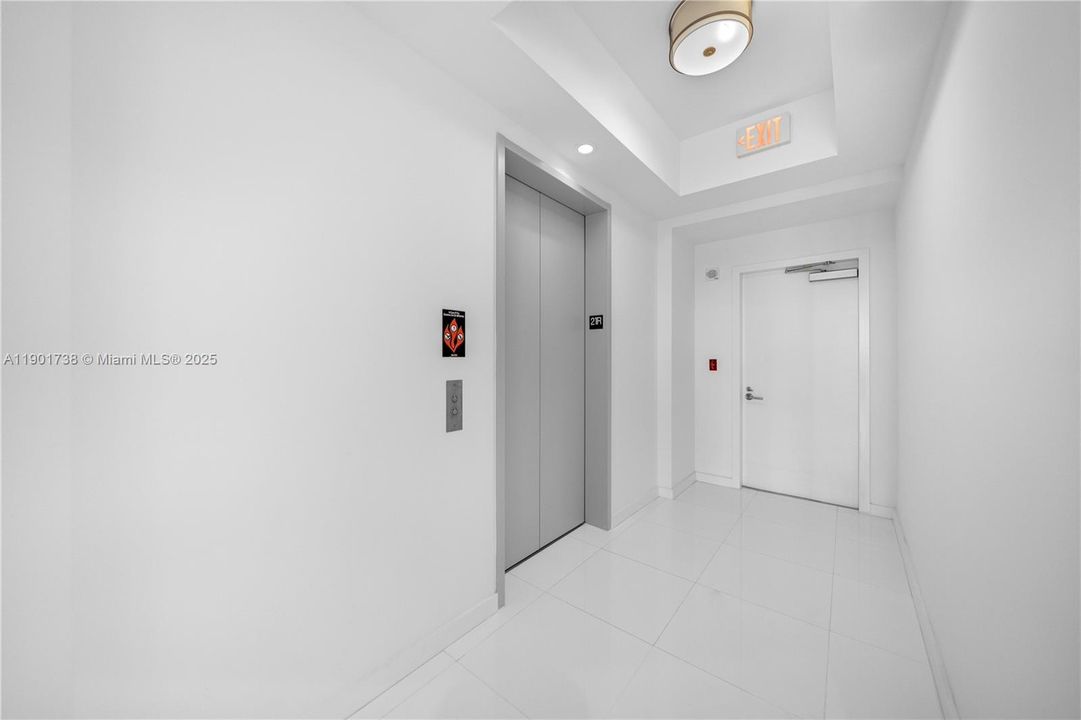 Private Foyer Entrance & Elevator