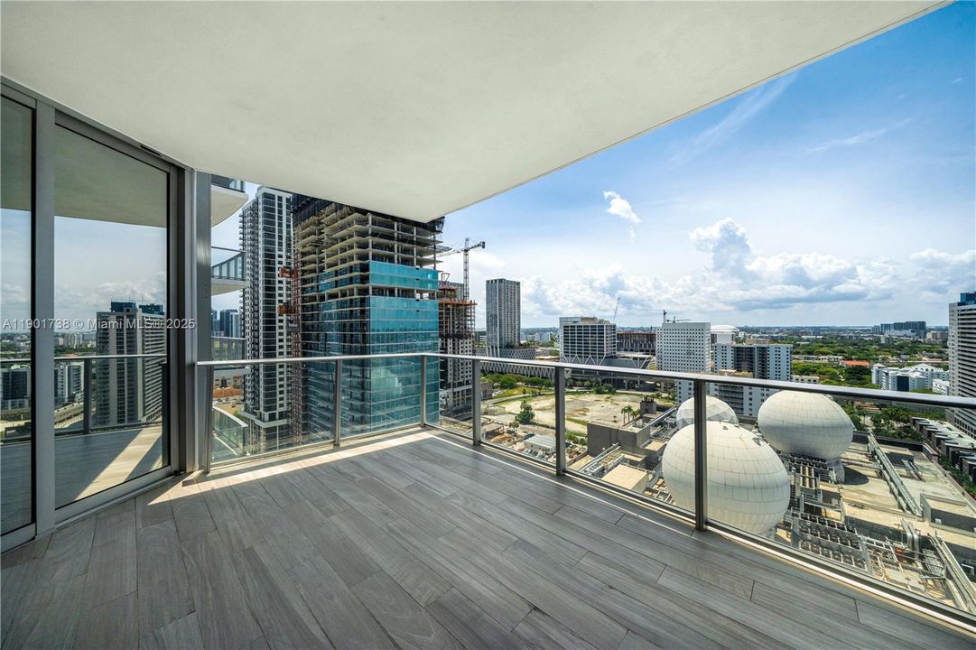 For Sale: $780,000 (1 beds, 2 baths, 1173 Square Feet)