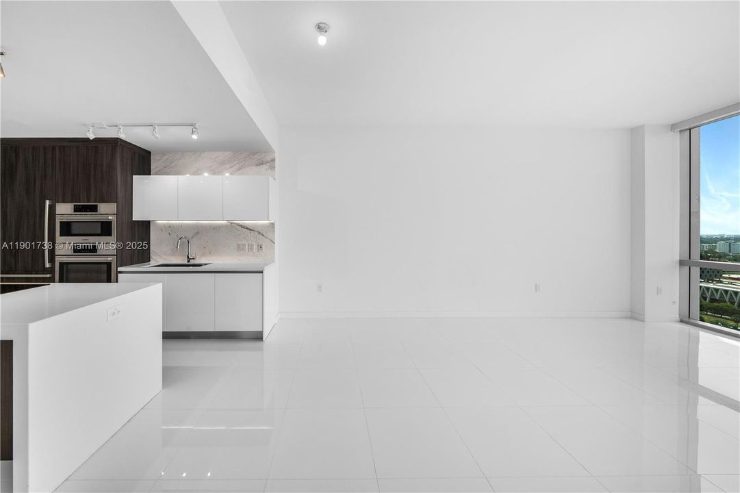 For Sale: $780,000 (1 beds, 2 baths, 1173 Square Feet)