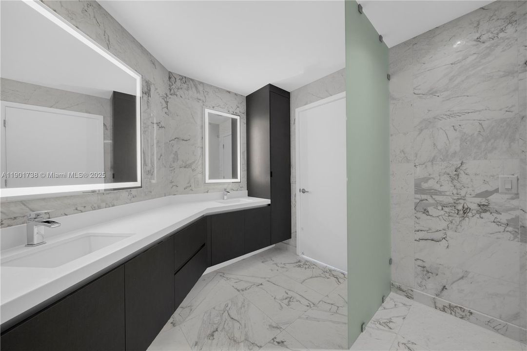 For Sale: $780,000 (1 beds, 2 baths, 1173 Square Feet)