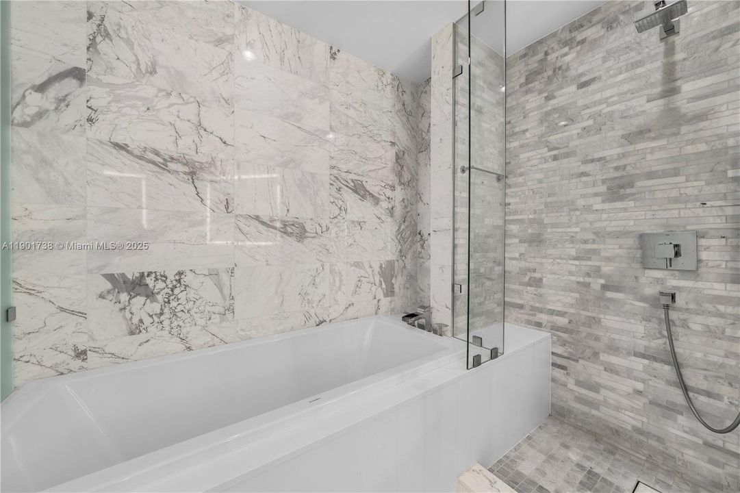 For Sale: $780,000 (1 beds, 2 baths, 1173 Square Feet)