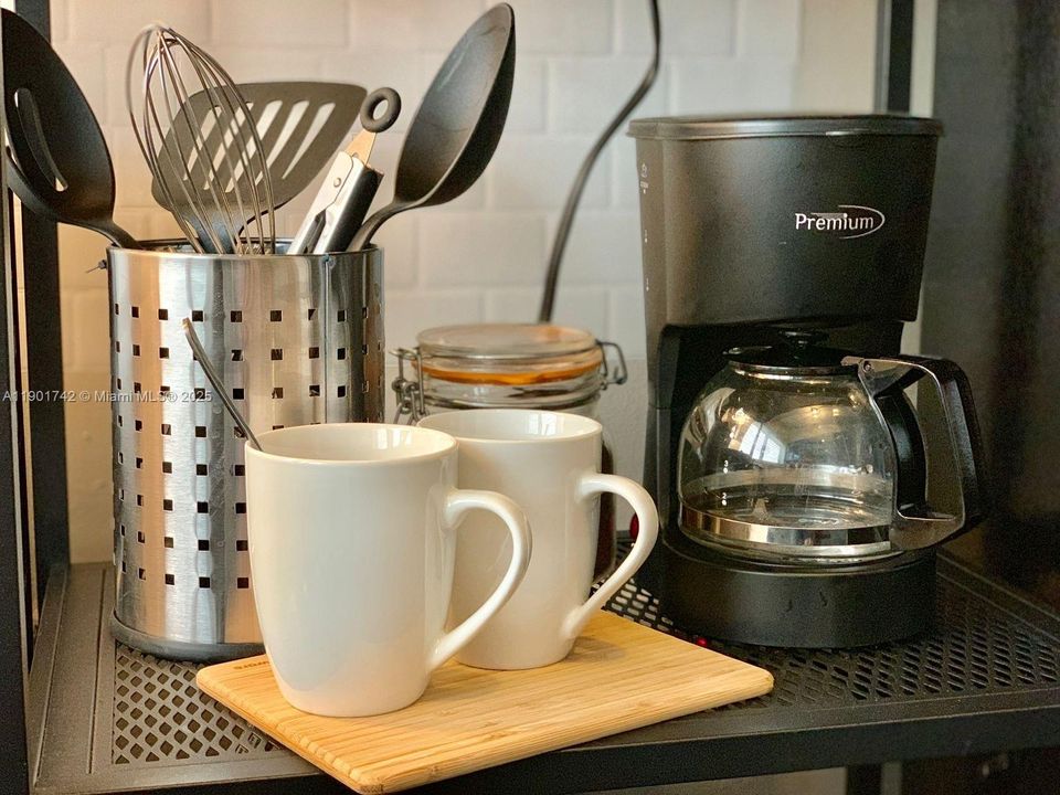 For Rent: $2,500 (0 beds, 1 baths, 409 Square Feet)