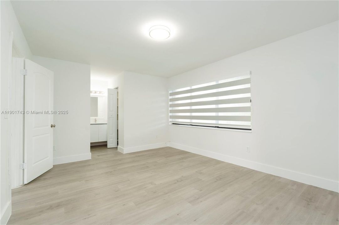 待售: $415,000 (4 贝兹, 2 浴室, 1828 平方英尺)