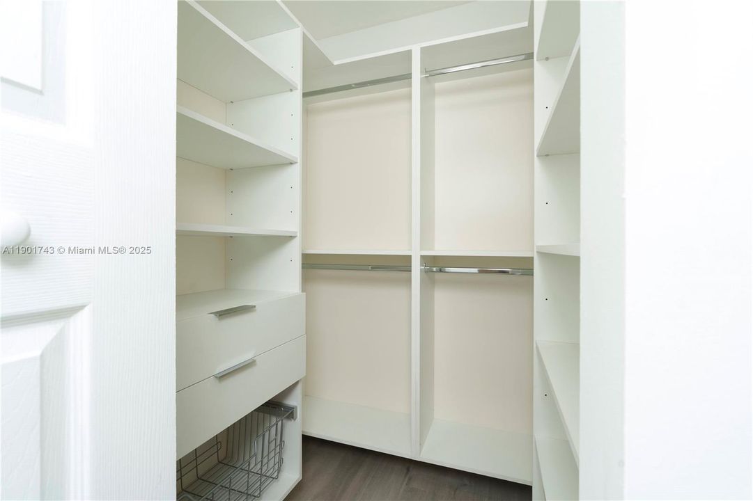 待售: $415,000 (4 贝兹, 2 浴室, 1828 平方英尺)