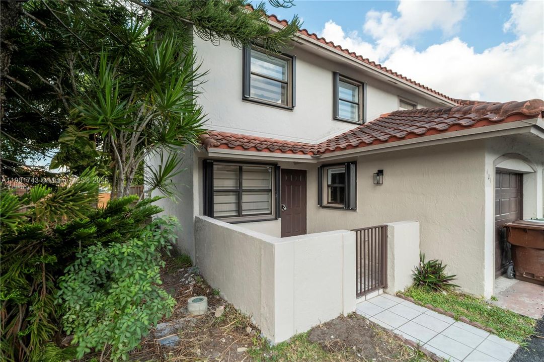 待售: $415,000 (4 贝兹, 2 浴室, 1828 平方英尺)