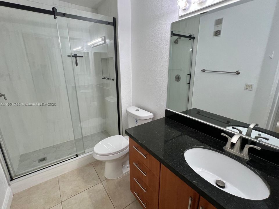 Recently Rented: $2,000 (2 beds, 2 baths, 1027 Square Feet)