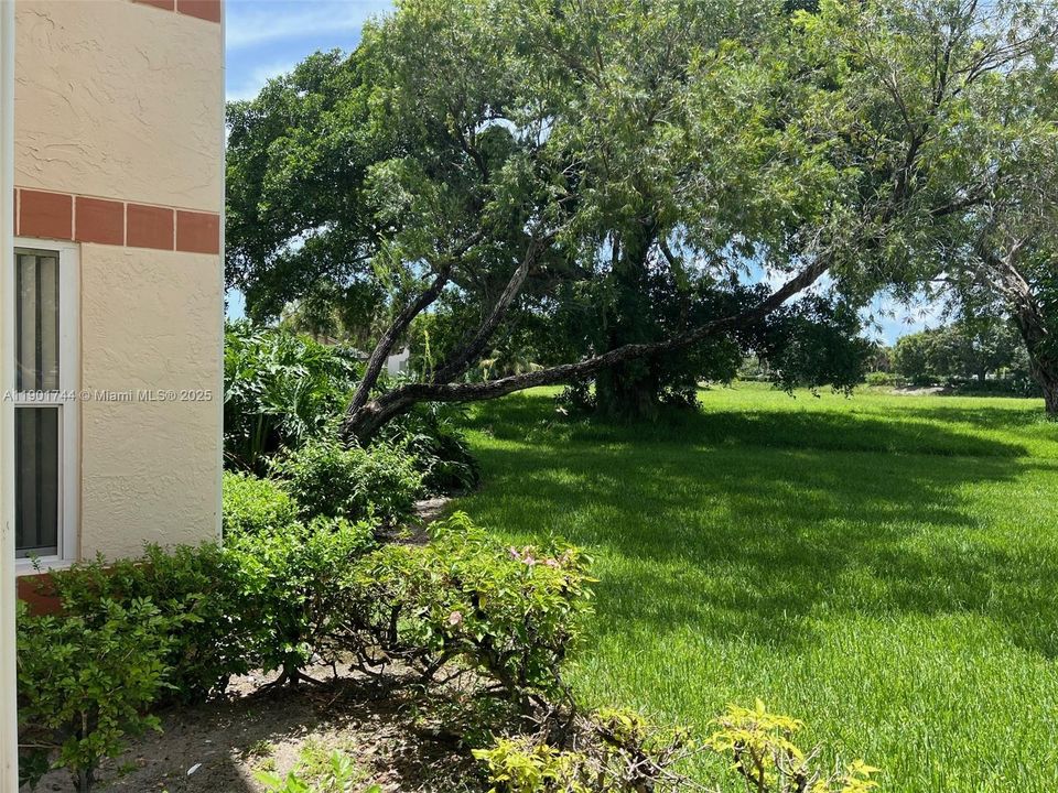 Recently Rented: $2,000 (2 beds, 2 baths, 1027 Square Feet)