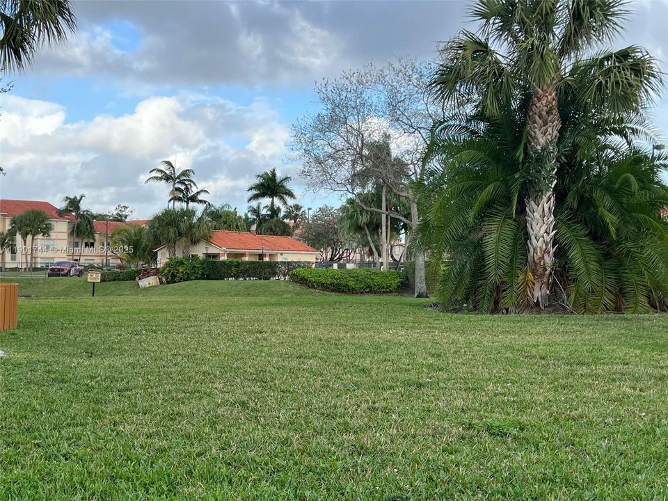 Recently Rented: $2,000 (2 beds, 2 baths, 1027 Square Feet)